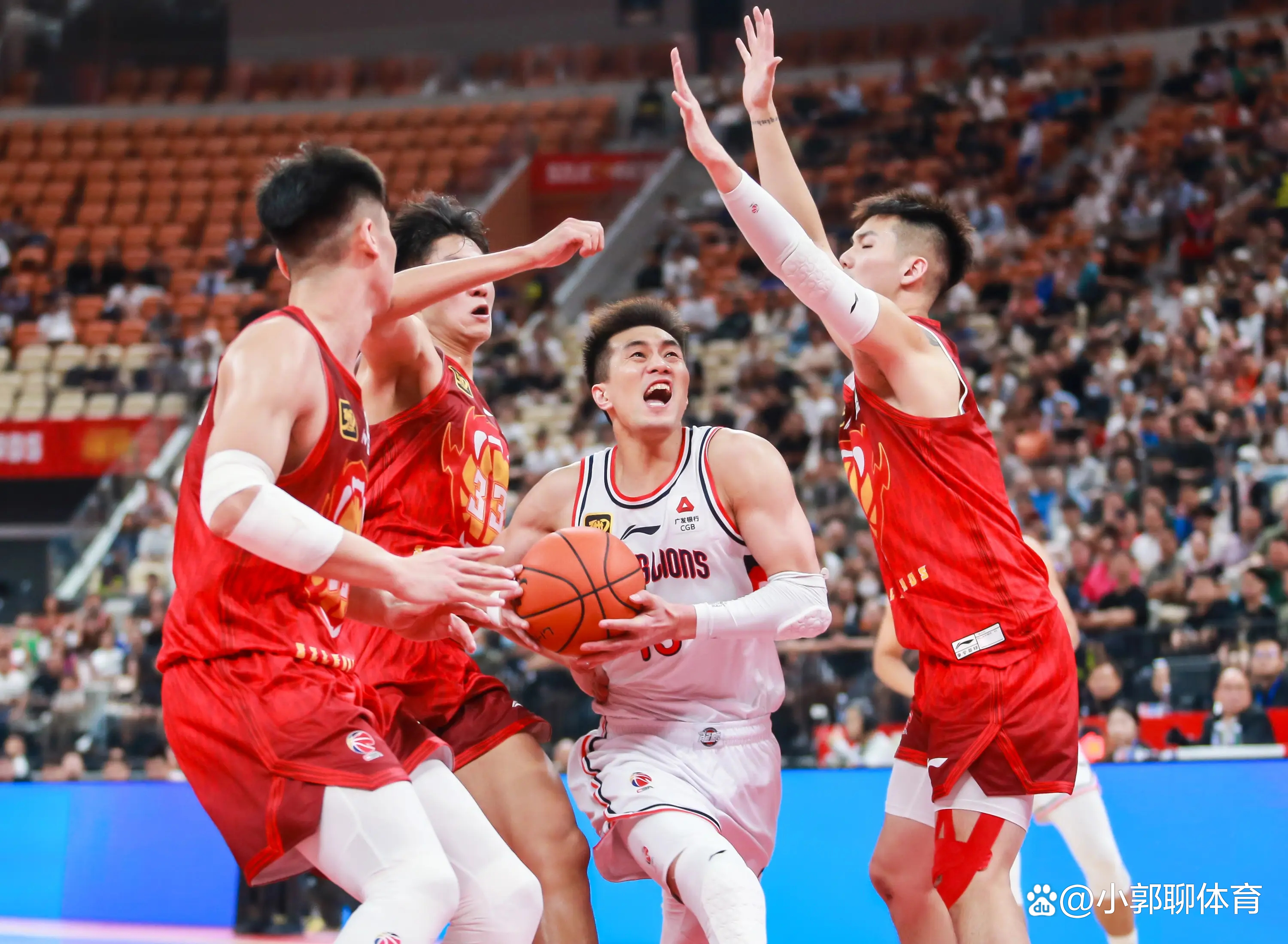 爱游戏体育-广东宏远今夜单刀错失里程碑夜广东宏远远射贴柱之后，洛杉矶湖人围绕法国杯完成体检